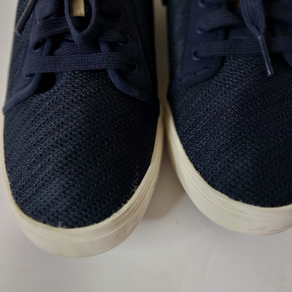 OluKai Dark Blue Size 8w Women's Sneakers Made in Vietnam - Picture 2 of 12
